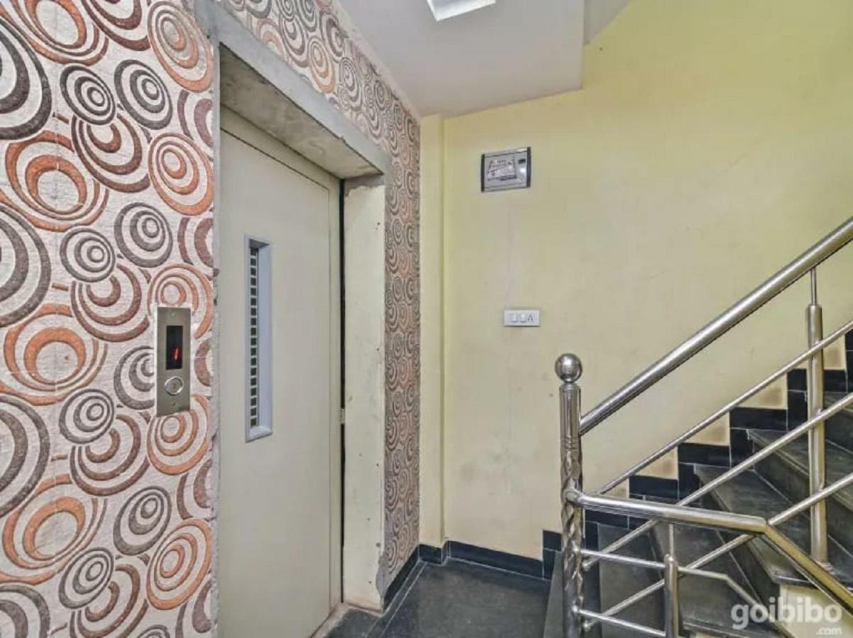 Hotel Kalash Uddzsaín Kültér fotó